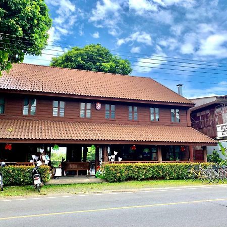 Riverhouse-The Teak House Mae Sariang Exterior photo
