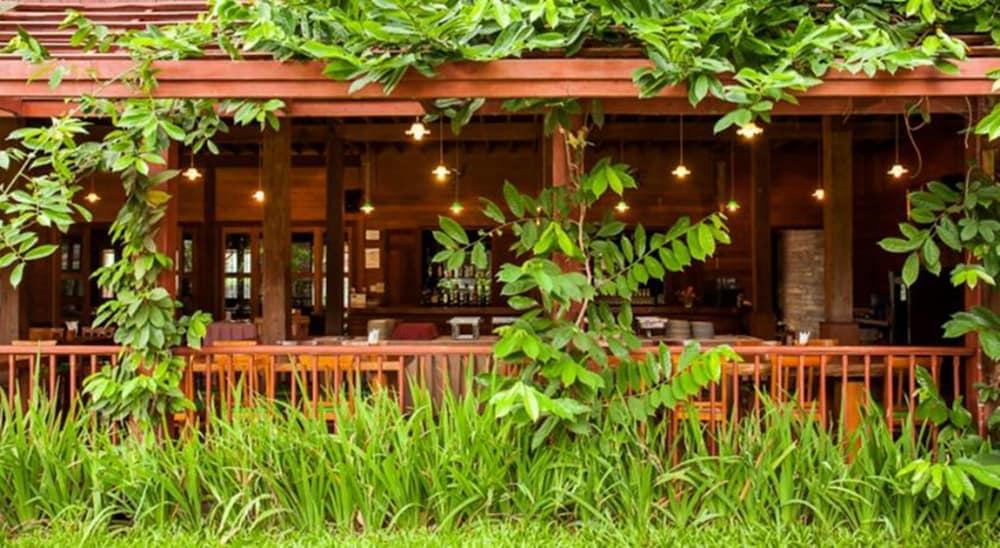 Riverhouse-The Teak House Mae Sariang Exterior photo
