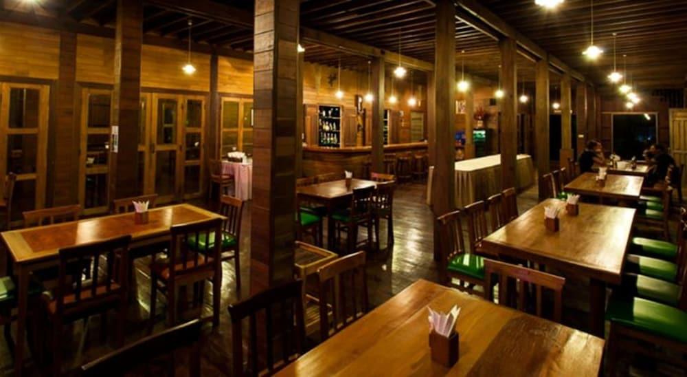 Riverhouse-The Teak House Mae Sariang Exterior photo
