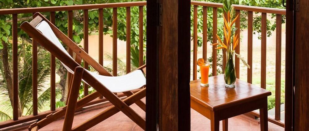 Riverhouse-The Teak House Mae Sariang Exterior photo