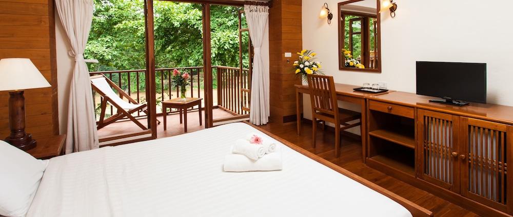 Riverhouse-The Teak House Mae Sariang Exterior photo