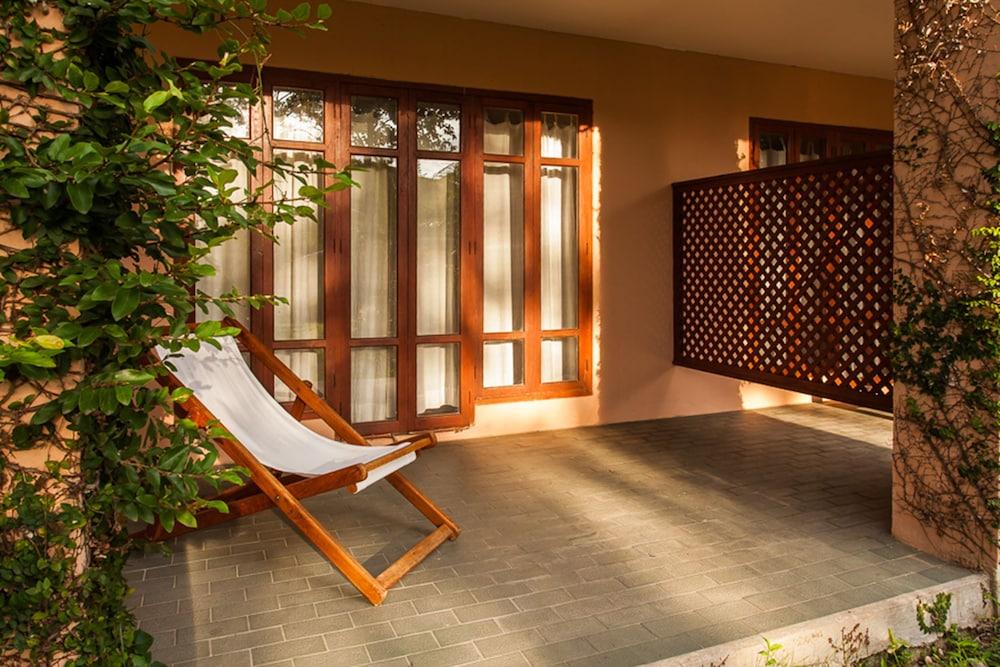 Riverhouse-The Teak House Mae Sariang Exterior photo