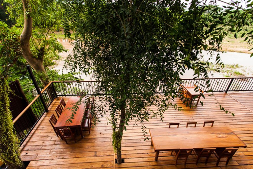 Riverhouse-The Teak House Mae Sariang Exterior photo